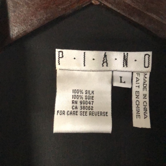 Women’s Sheet Tuxedo Blouse - 100% silk - Picture 2 of 6